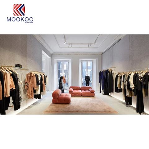 Магазин Fittings Одежда Стойки